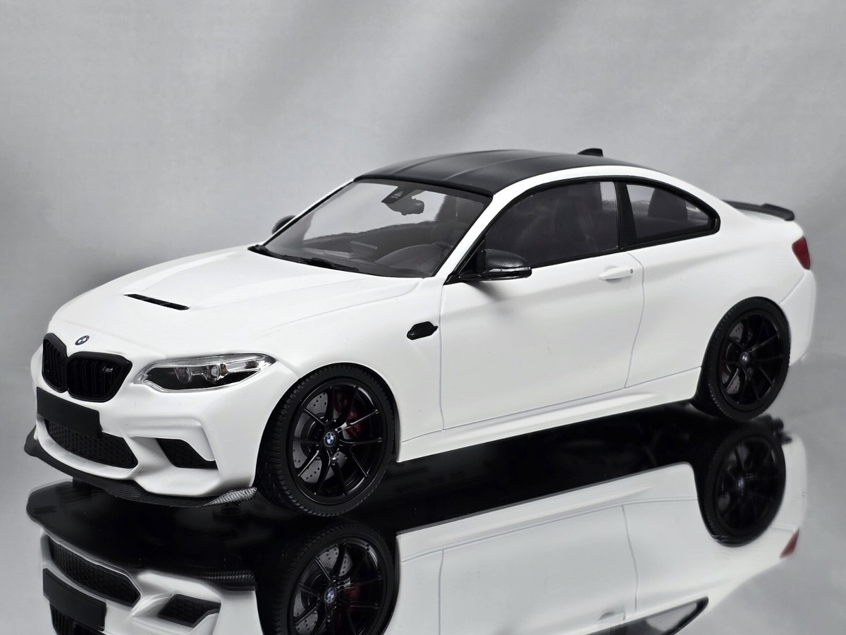 Minichamps BMW M2 CS Coupe (F87) 2020 White With Black Rims 1:18