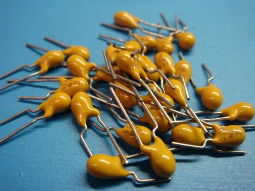 (50) KEMET T352A105K035AS 35V 1.0uF +/-10% RADIAL TANTALUM CAPACITOR - Picture 2 of 4