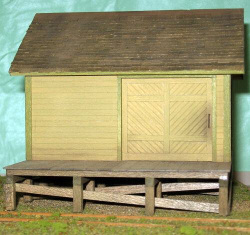 SMALL FREIGHT HOUSE S Sn3 Railroad Structure Craftsman Unpaintd Wood Kit CM58925 - Picture 1 of 2