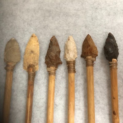 1~ Handmade Navajo? 26'' Arrow w/Turkey feathers & Stone chipped Arrowhead READ