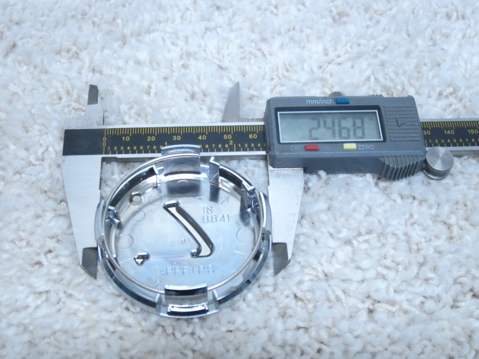 LEXUS ES300, ES330, GS300, GS430 OEM WHEEL CHROME CENTER CAP 42603-AH010 #2E-11 - Image 3 of 3