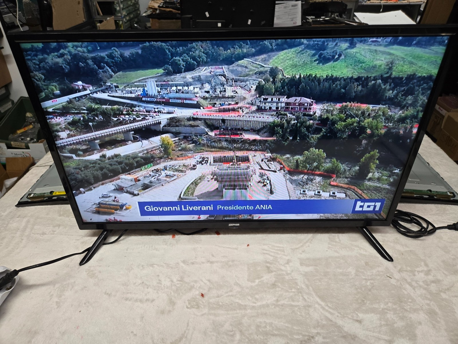 TV ZEPHIR KD32 – 32" LED – Non Smart – Usata Testata Solo Ritiro