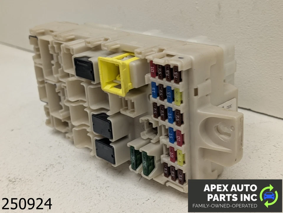 OEM 2014-2015 Mitsubishi Mirage 1.2L CABIN FUSE BOX - Image 2 of 4