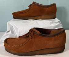 Clarks Originals Wallabee Shoes in Cola Suede Size 10M