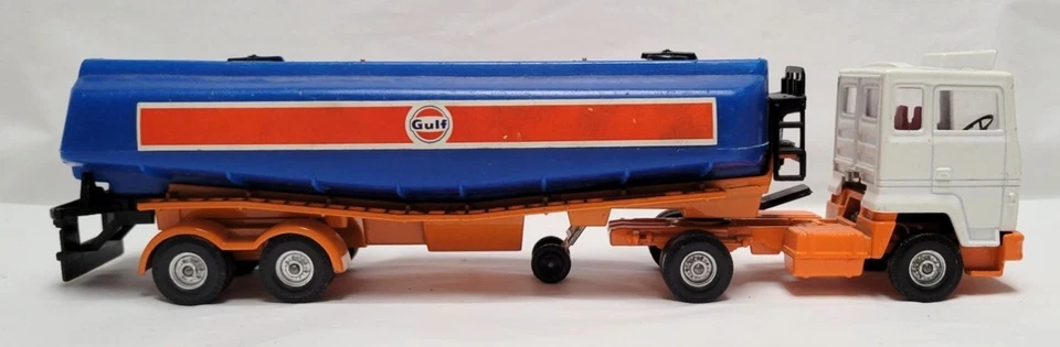 Vintage 1960s Corgi Major 1160 Gulf Petrol Tanker Ford Tilt Cab 1:43 Scale - Image 4 of 4