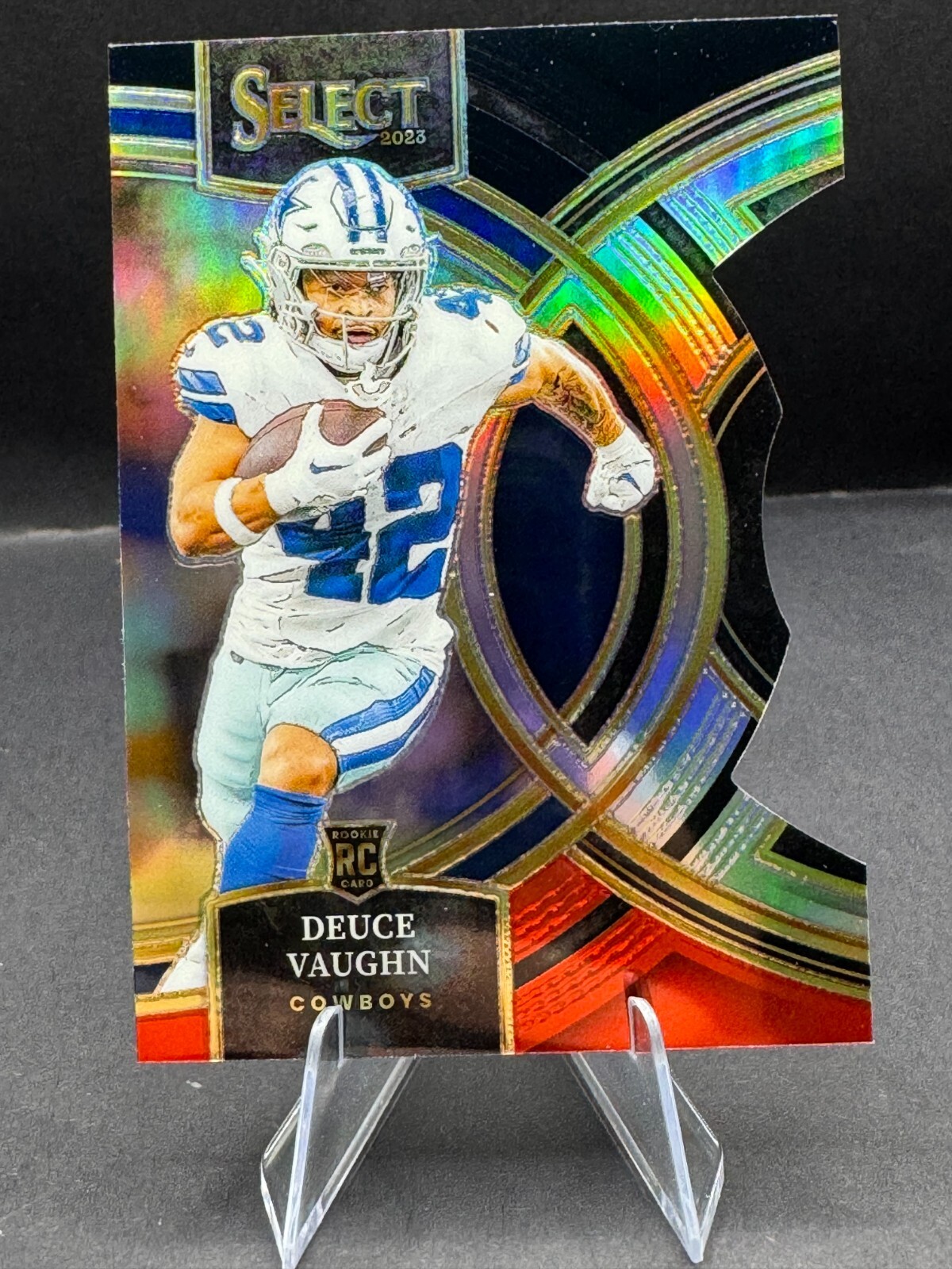 2023 Panini Select - Premier Level Black & Red Prizm Die-Cut #128 Deuce Vaughn