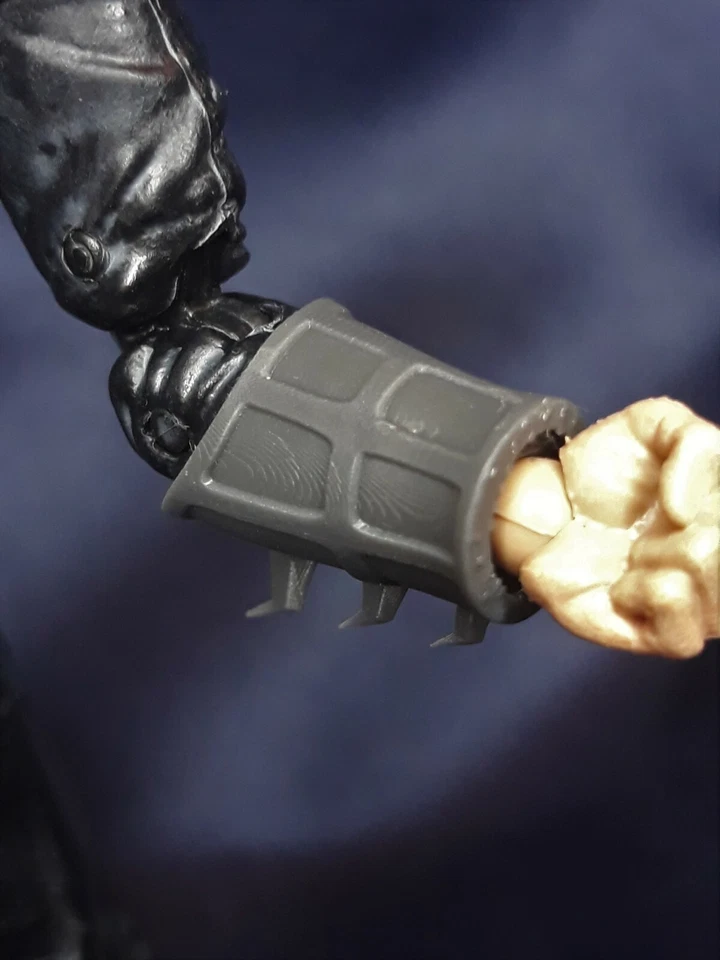 League of Shadows Gauntlets - Pair - Fits Articulated Icons Ninja - Image 2 of 4