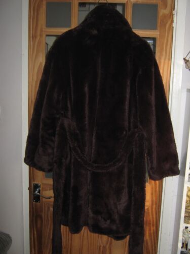 Ladies NEW LOOK Faux Fur Coat. Size 16. Burgundy/brown. Super Soft. - Picture 3 of 9