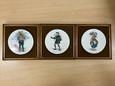 3 x gerahmte französische Kaufmann Händler Verkäufer runde Keramik Wandtafeln 22 cm x 22 cm