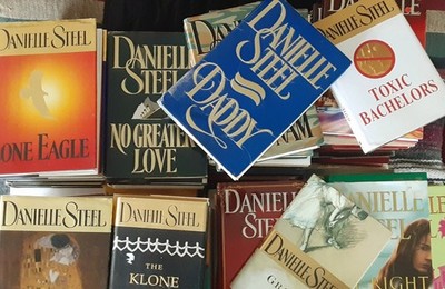 Hardcover Novels YOU PICK THE TITLE- DANIELLE STEEL-Make Your Own LOT