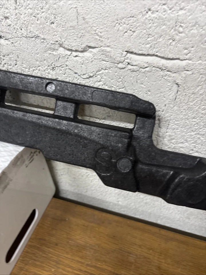 Amortiguador de espuma para parachoques trasero Porsche 911 992 2020-2024 #924 Foto 3 de 4