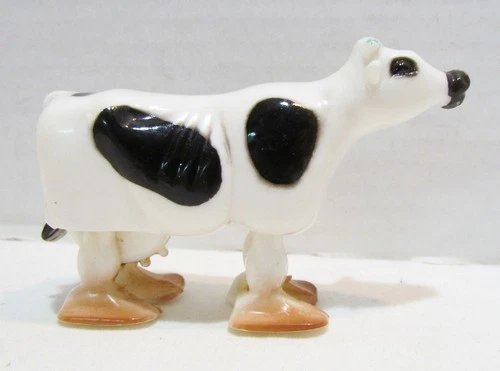 MARX HARD PLASTIC COW INCLINE RAMP WALKER VINTAGE c. 1960's MADE IN HONG KONG