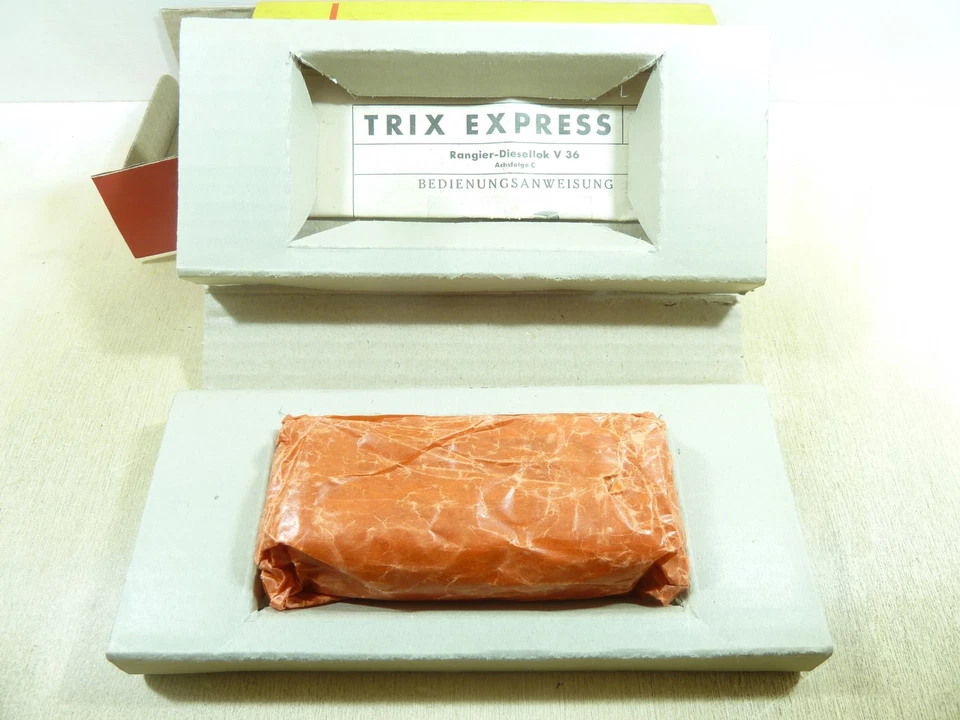 Trix Express H0 Diesellok 261 V36 grün Neu in OVP - Bild 3 von 4