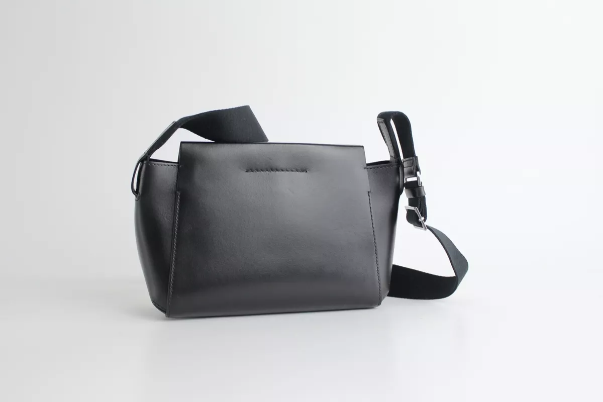 Everlane Recycled Nylon Tote Bag - Black | Editorialist