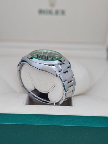 Rolex Milgauss Black Watch with Oyster Bracelet - 116400GV 2020 Full Set - Picture 6 of 17