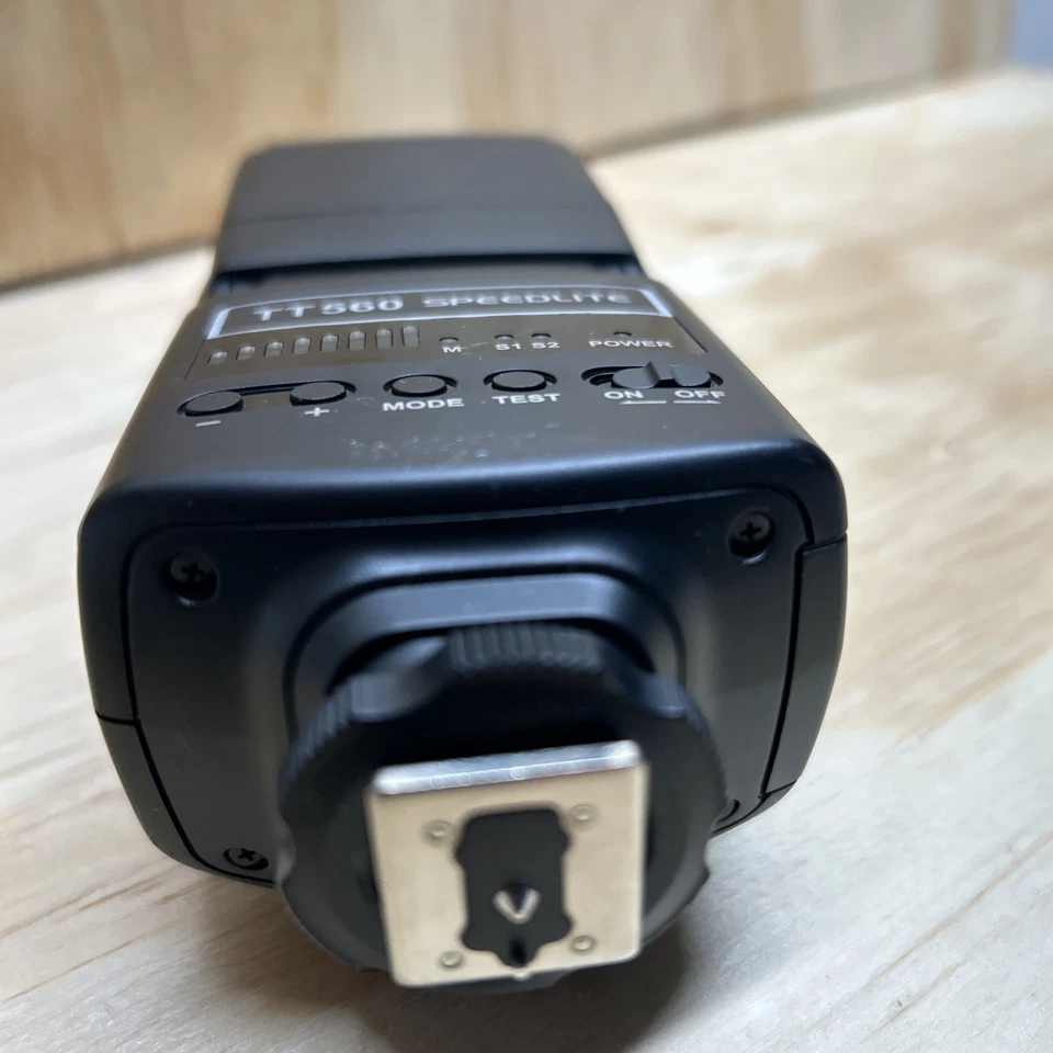 Neewer TT560 Flash Speedlite For Canon, Nikon, Panasonic, Olympus & Pentax - Image 2 of 4