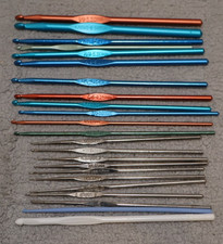 Boye Crochet Hooks Lot of 23 Aluminum  Plastic Many Sizes