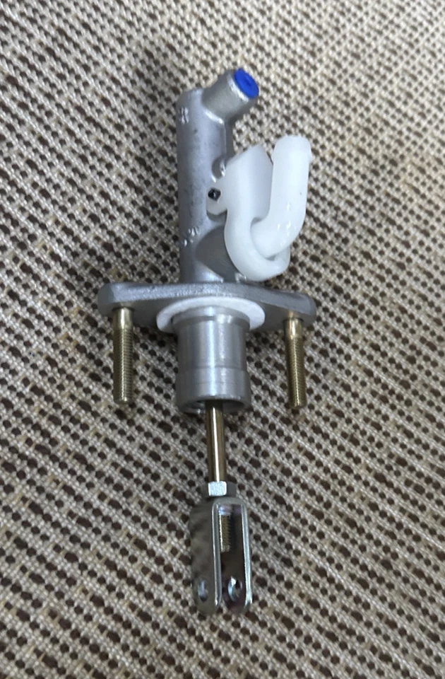 Cilindro mestre de embreagem compatível com Nissan 350Z 2003-2006 - Imagem 3 de 4