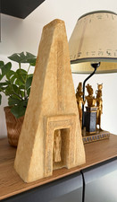 Ägyptische Statue pyramidion