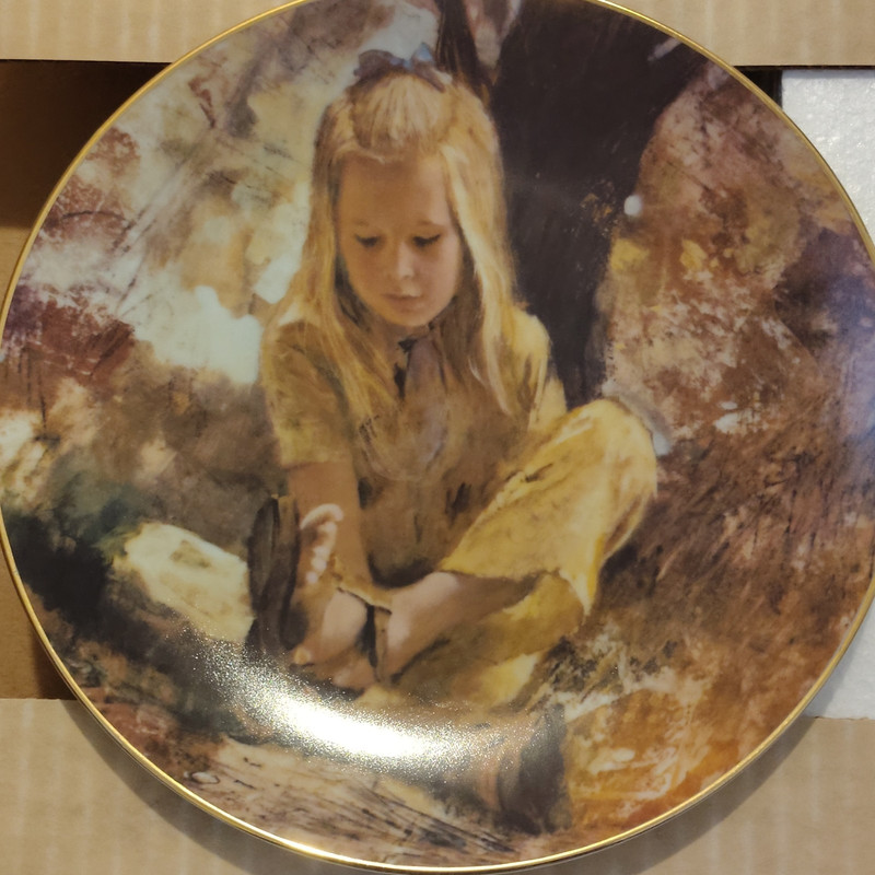 Viletta Precious Moments "Sand In Her Shoe" 1979 China Collector Plate COA