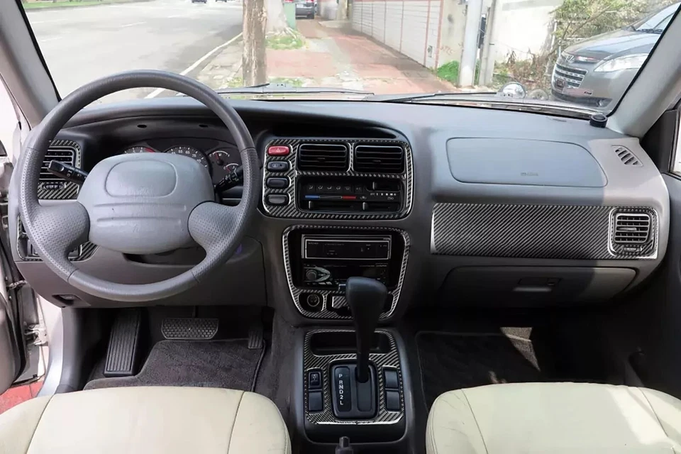 Kits completos de molduras interiores de fibra de carbono de 17 piezas para Suzuki Grand Vitara Tracker 99-04 Foto 3 de 4