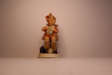 Vintage Hummel Figurine: "Mother's Helper" 133, TMK3. Excellent condition