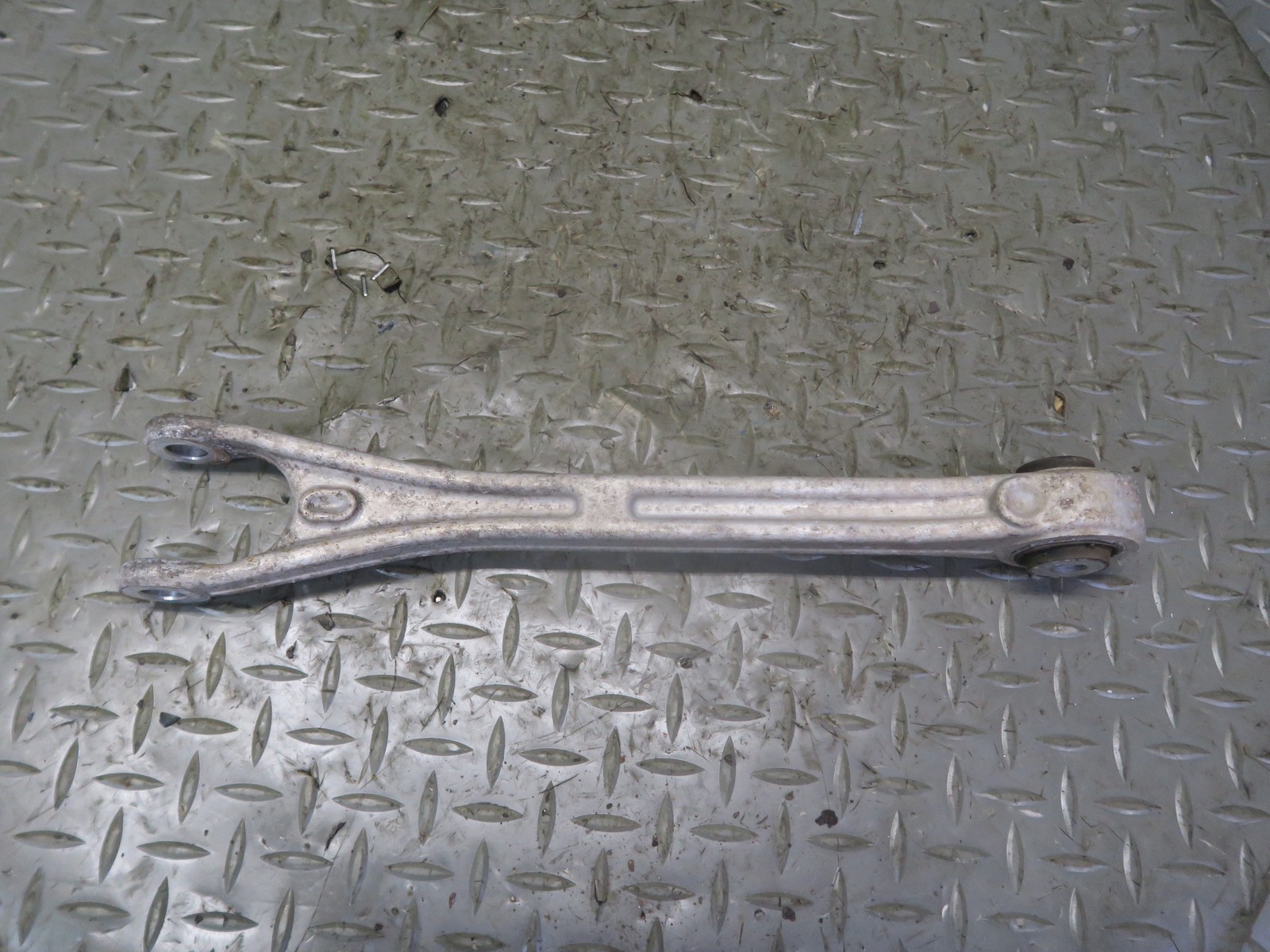 Maserati Quattroporte 2017-2021 Rear Left Upper Control arms Set