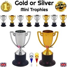 Mini Gold Silber Trophäe 10 cm Kunststoff Trophäen Party Tasche Füllung - UK Lieferant