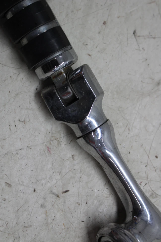 2006 VICTORY JACKPOT LEFT RIGHT HIGHWAY PEGS - Image 4 of 4