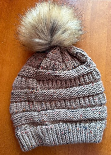 C. C.K EXCLUSIVES CHUNKY KNIT BEANIE HAT WITH POM POM, CONFETTI TAUPE, NWT - Picture 2 of 2