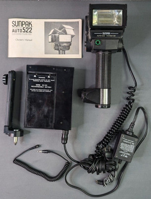 Sunpak Auto 522 Thyristor Electronic Flash with Accessories