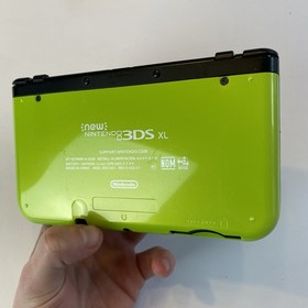 New Nintendo 3DS XL Handheld Console Lime Green With Charger Stylus