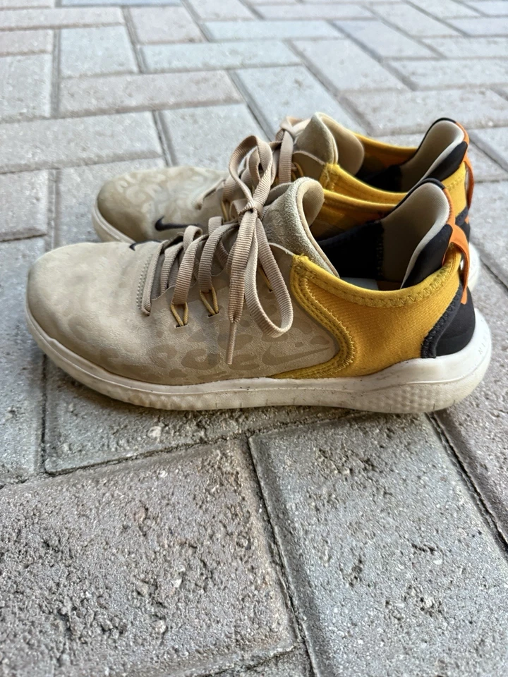 复古耐克豹纹跑步鞋 — 第 2/4 张图片