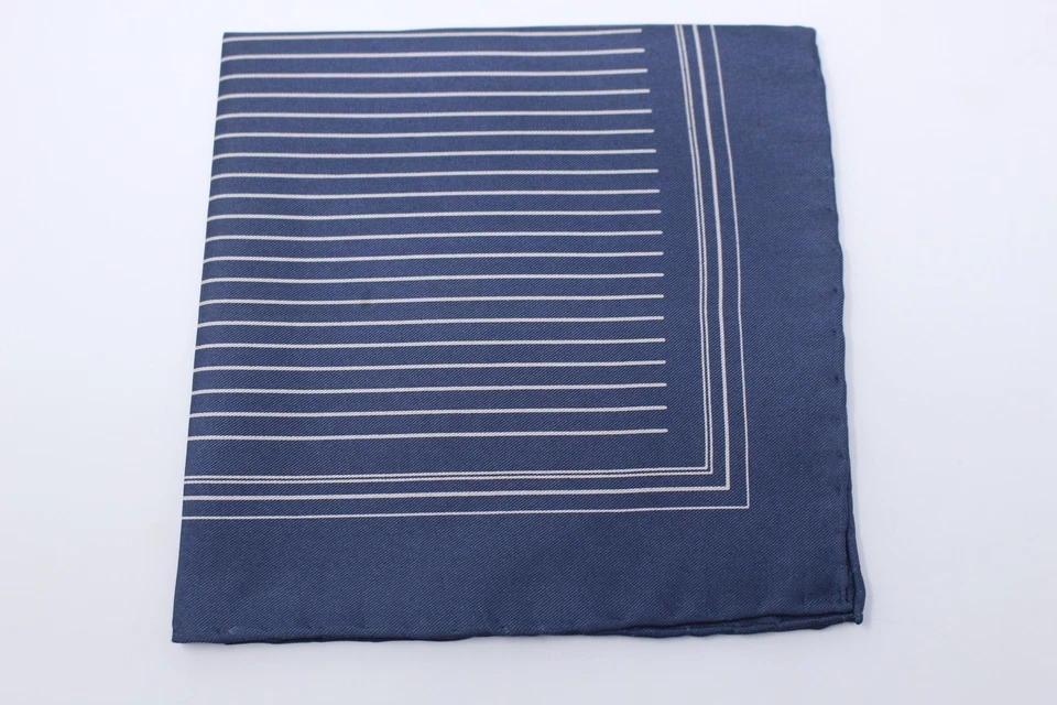  Pañuelo de bolsillo de seda hecho en Italia Foto 2 de 3