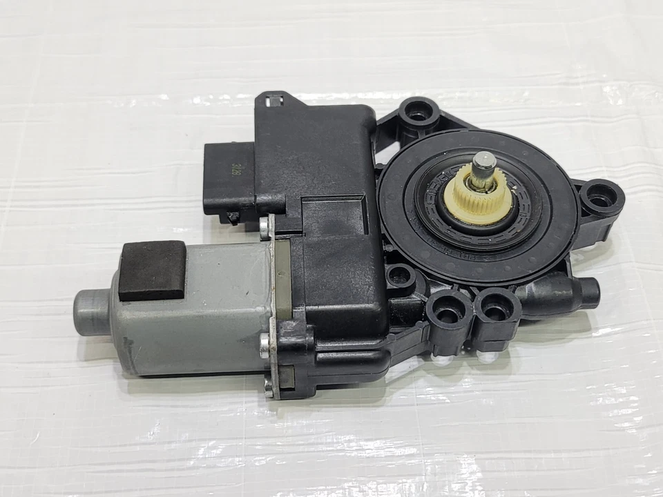 Двигатель стеклоподъемника передний правый пассажирский 2015 Kia Sorento от оригинального производителя 82460-2p010 - Изображение 3 из 4