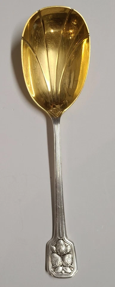 Cuchara para servir bayas Tiffany Sterling 9 1/4" patrón "fresa" 1920 134 g bonita Foto 2 de 4