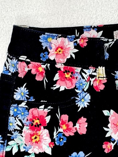 SO Black Floral Print Cuffed Hem Shorts Junior Girls Size 5 Soft & Comfortable! - Picture 3 of 11