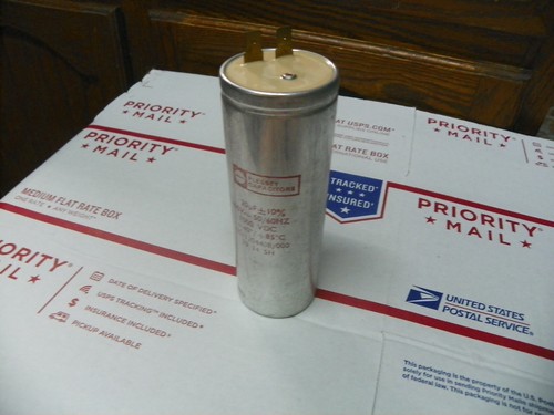 CAPATIOR PLESSEY AC 20UF 400VAC 50.60 HZ 10000VDC 5" LONG 2" ACROSS - Picture 3 of 4