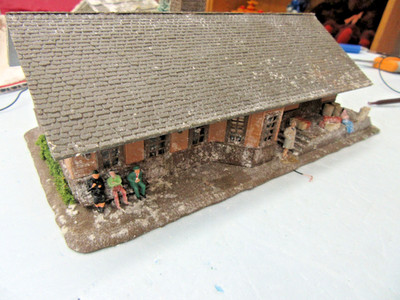 HO - POLA Quick Plastic - Custom Build LED Illuminated Freight Station w/Acc.