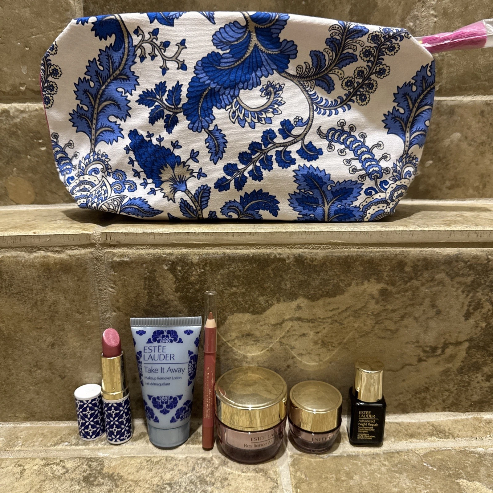 Estee Lauder 7 Pc Makeup Set Resilience ANR,