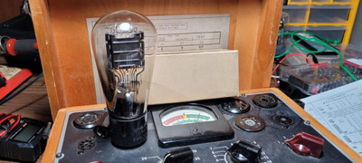 NOS CROSLEY ARCTURUS 47 TUBE GLOBE Tests Good