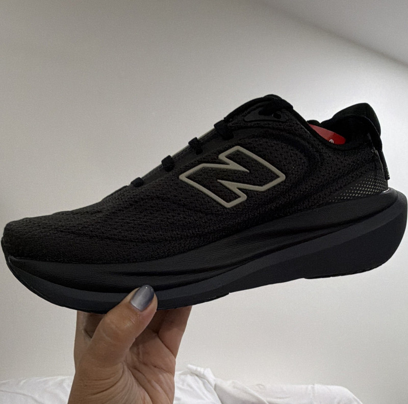 New Balance 1080 Women's Running Shoes Black US 8 B Mesh Lace-Up Low Top
