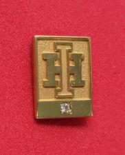 VINTAGE INTERNATIONAL HARVESTER SERVICE AWARD PIN