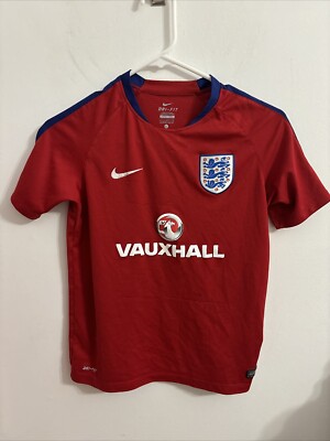 NIKE ENGLAND FOOTBALL TEAM 2016 HOME KIT KIDS BOYS 12-13 YEARS RED SHIRT  JERSEY