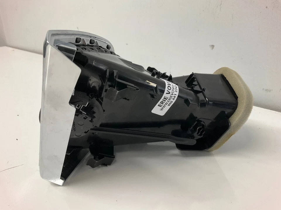 Ventilación de tablero negra opaca exterior izquierda Volvo XC90 16-22 31363709 Foto 3 de 4