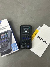 ZOOM R4 MultiTrak Recorder Excellent Boxed