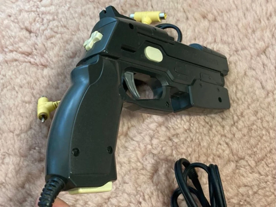 PS2 GUNCON 2 Gun Controller & Cable Work for CRT TV Only Namco Playstation 2 - Image 3 of 4