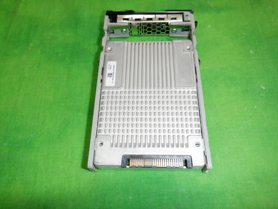 Dell EMC 3.84TB 2.5" SAS 12Gb/s SSD with Dell GEN 12 Caddy - Image 4 of 4