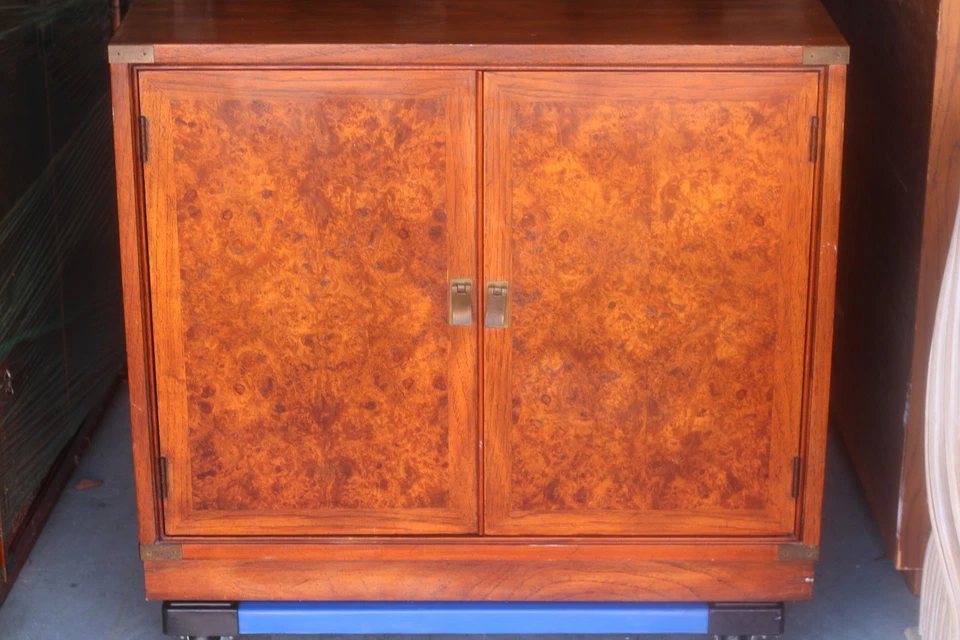 Hickory Manufacturing Company 7 gabinetes modulares de madera de burlón de mediados de siglo a juego Foto 2 de 4