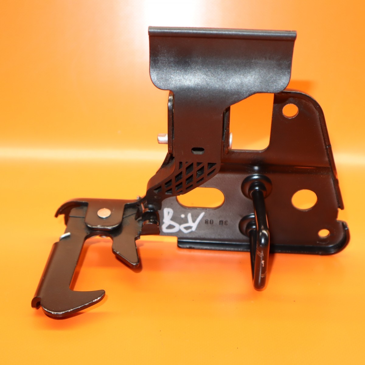 AUDI R8 HOOD SAFETY CATCH HOOK RELEASE 2017 2018 2019 2020 4F0823480R OEM